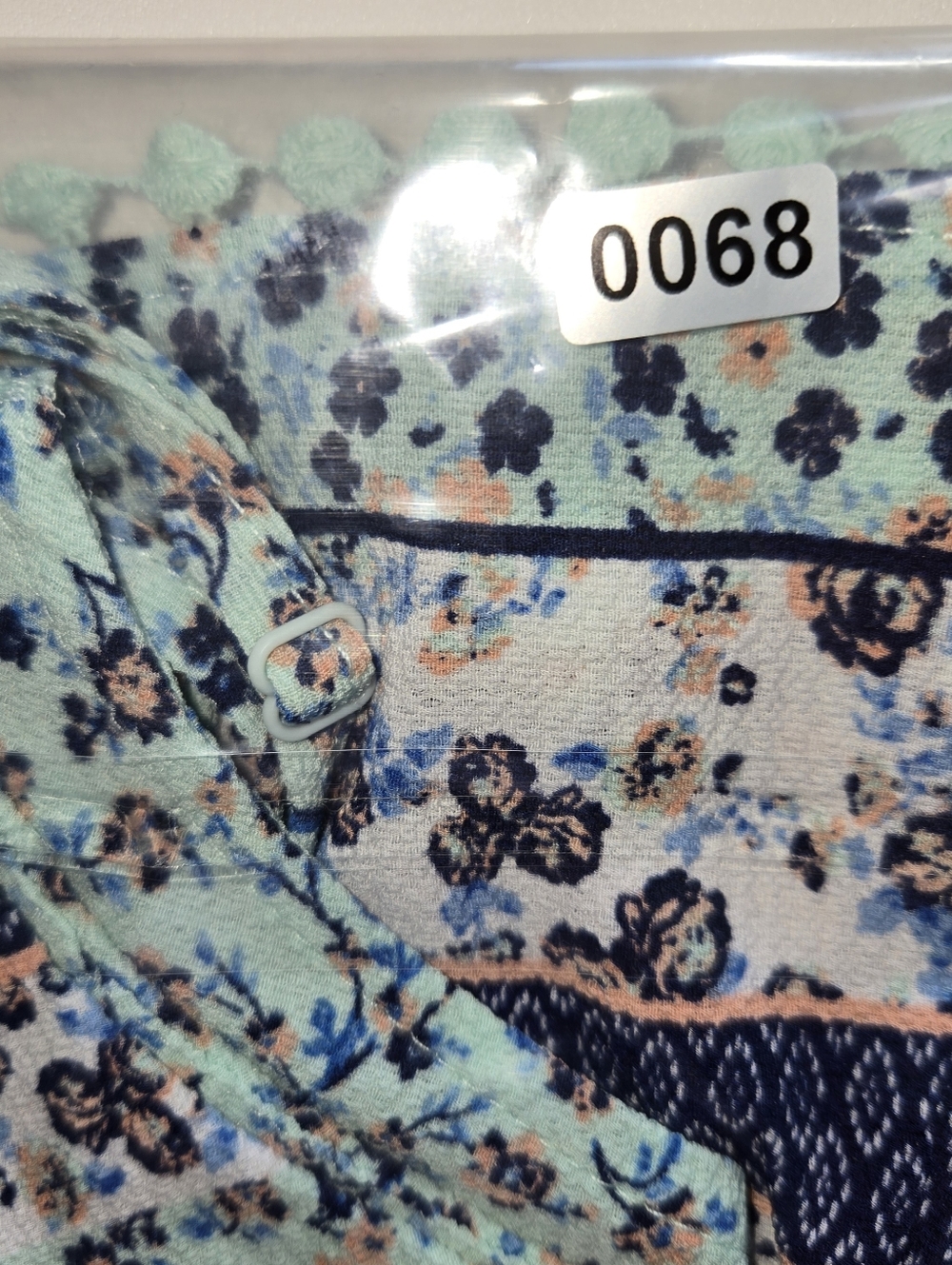 Like New Floral Print Blue Sleeveless Cami Top Womens Size XS - Picture 8 of 8